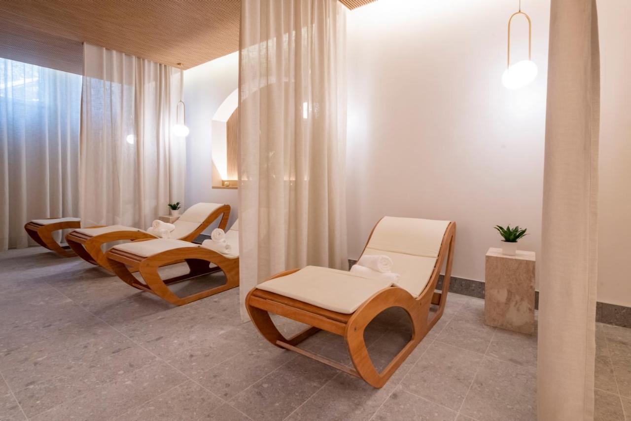 โรงแรมแมซอง โซเฟีย ภายนอก รูปภาพ The spa at the Hotel de la Paix