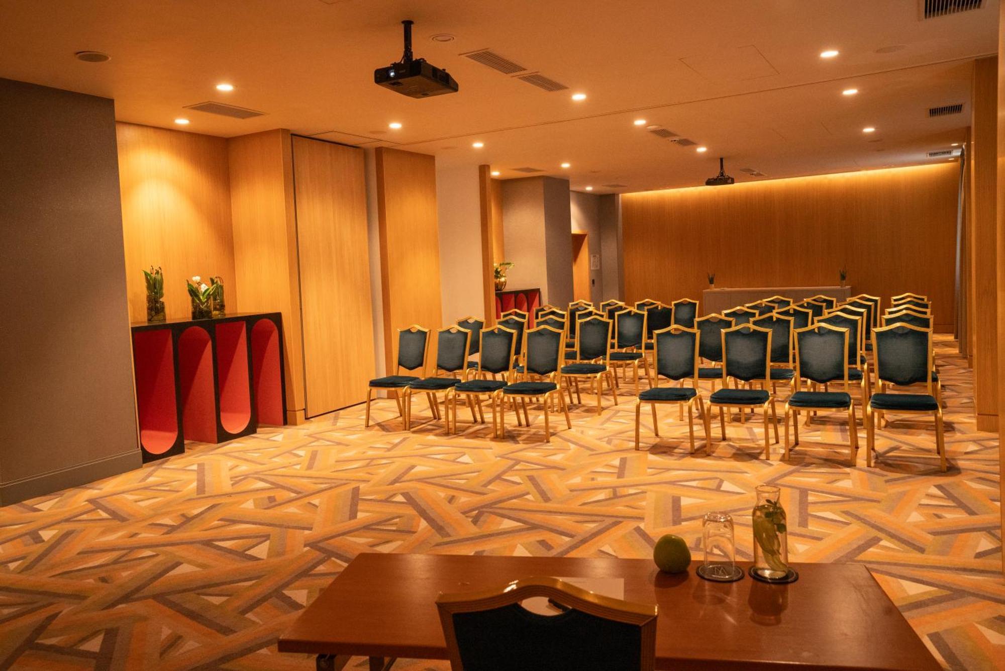 โรงแรมแมซอง โซเฟีย ภายนอก รูปภาพ The meeting room