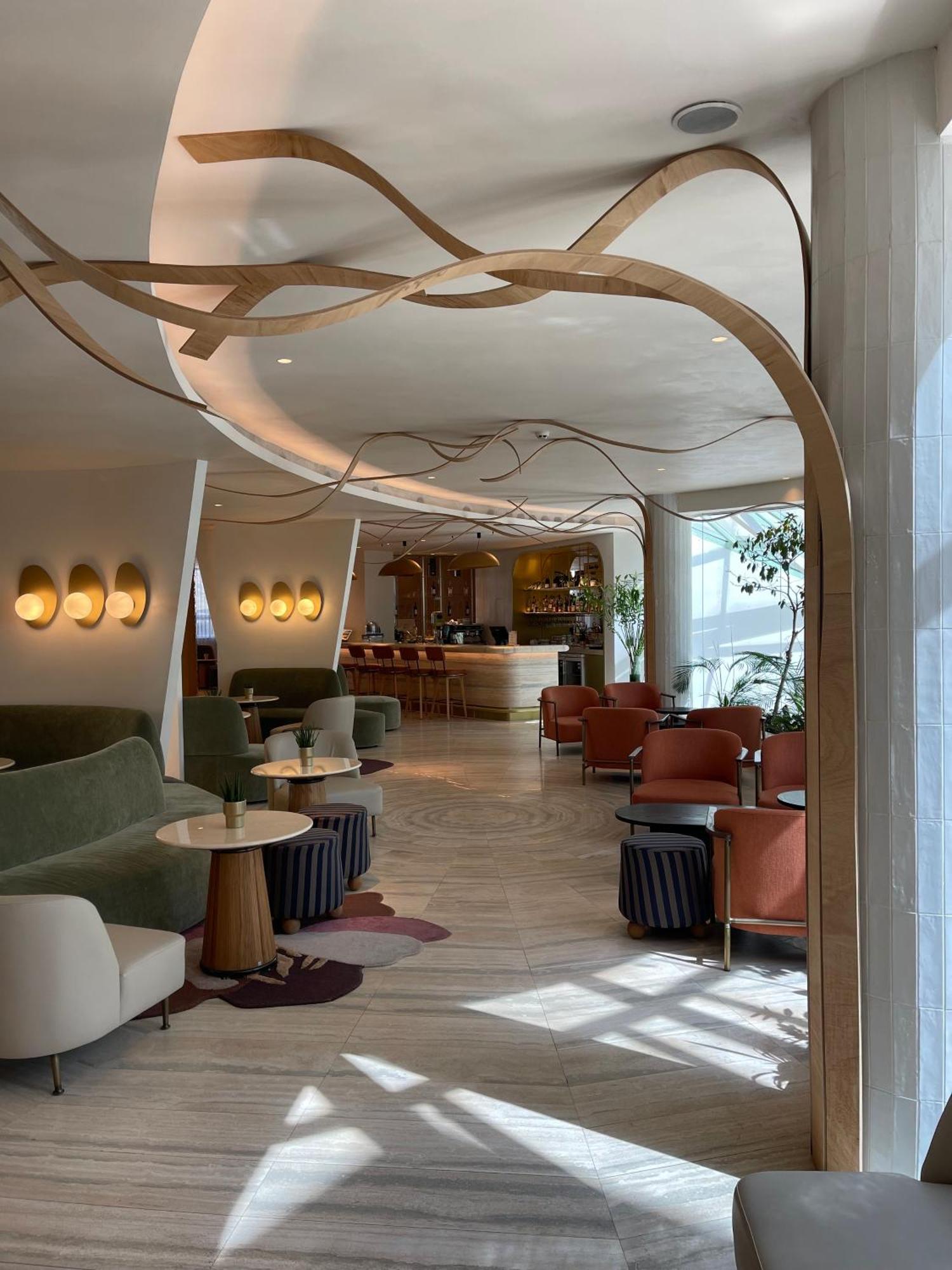 โรงแรมแมซอง โซเฟีย ภายนอก รูปภาพ The lounge at the airport