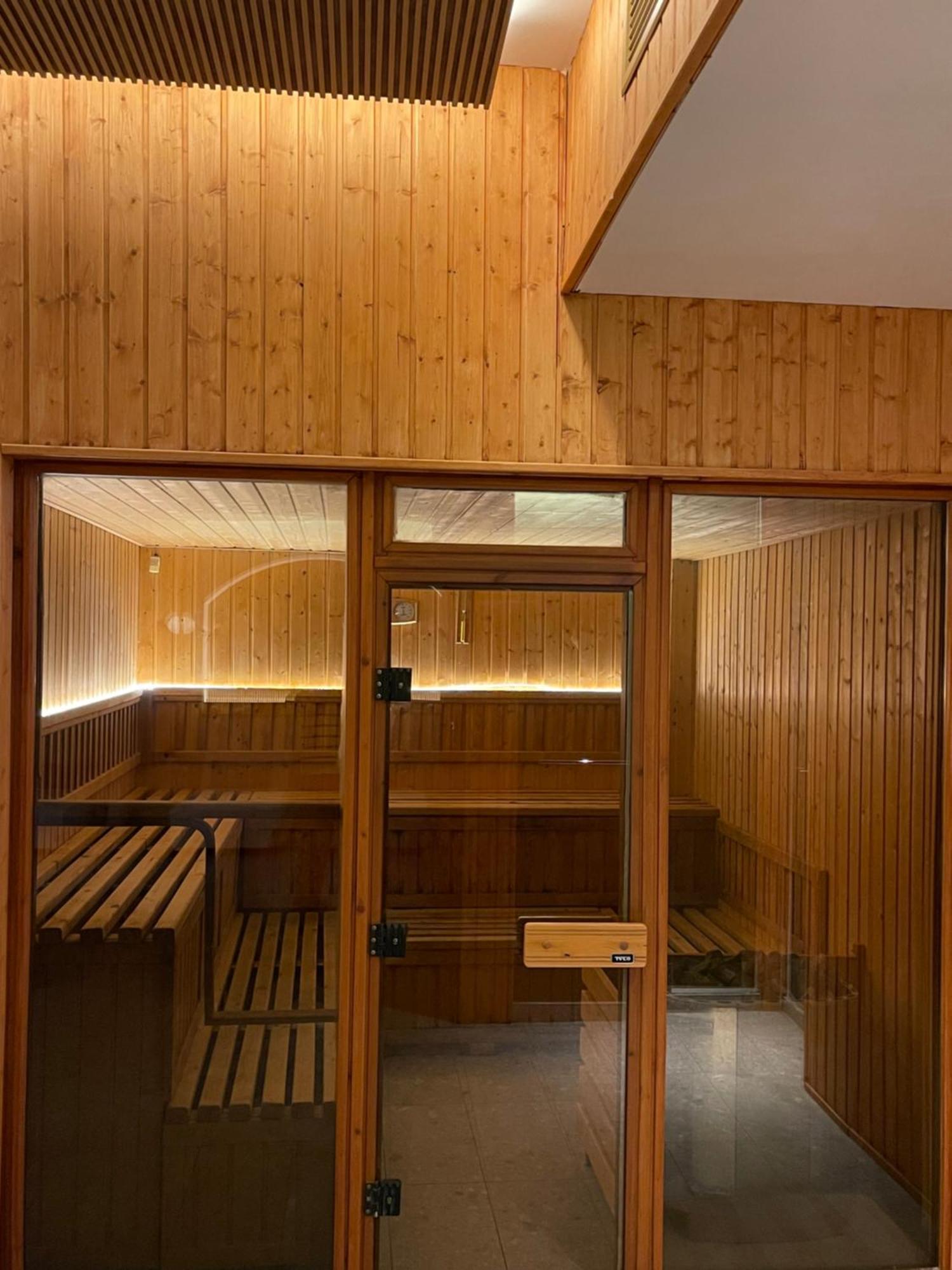 โรงแรมแมซอง โซเฟีย ภายนอก รูปภาพ A Finnish sauna